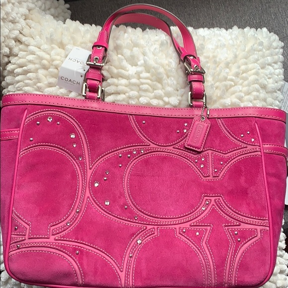 Coach Handbags - COACH SIGNATURE GALLERY PIECE BAG